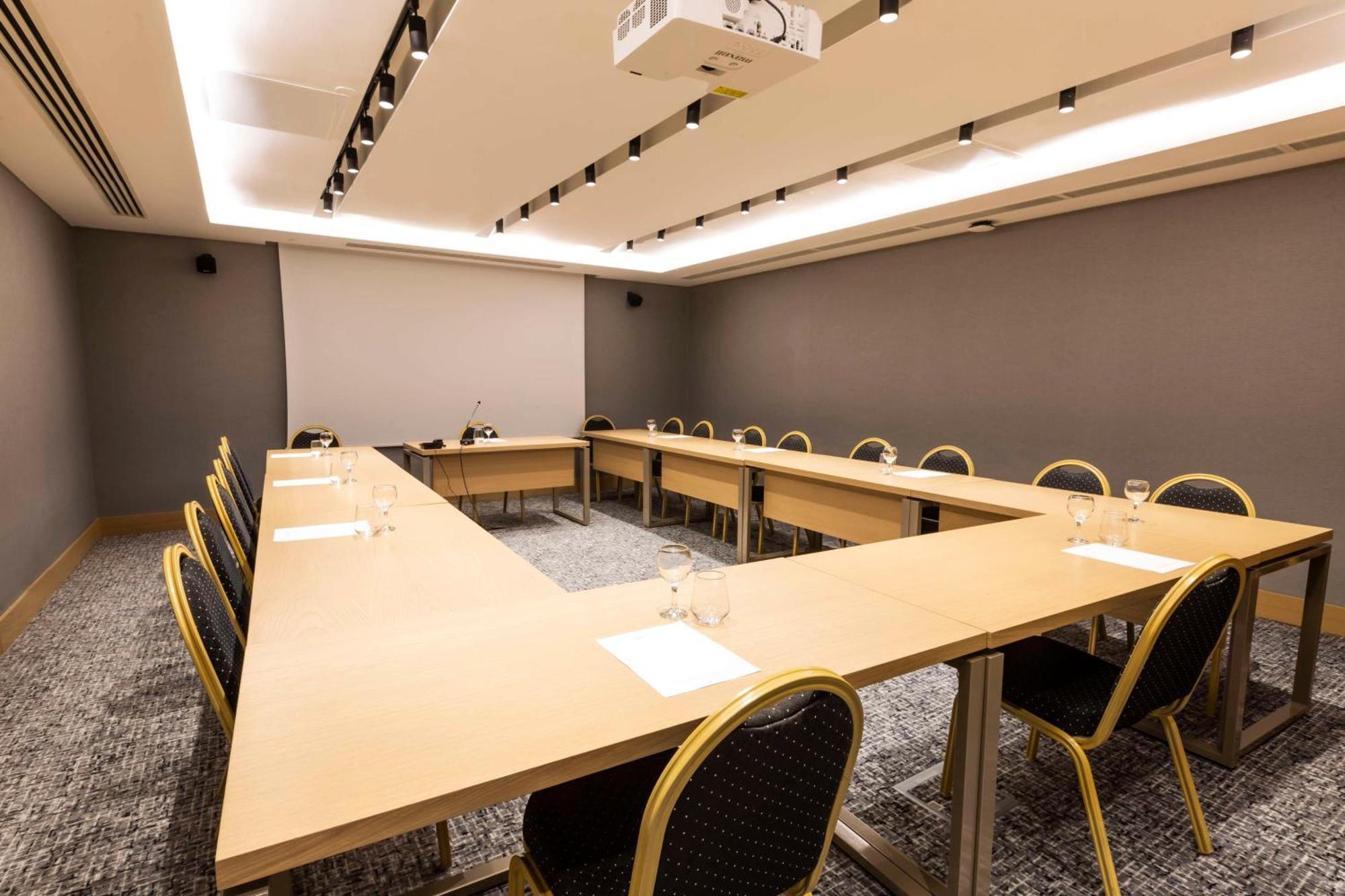 Radisson Hotel Istanbul Harbiye 외부 사진